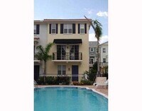 151 Greenwich Cir in Jupiter, FL - Foto de edificio - Building Photo