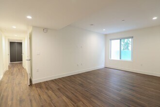 11811 Dorothy St in Los Angeles, CA - Building Photo - Building Photo