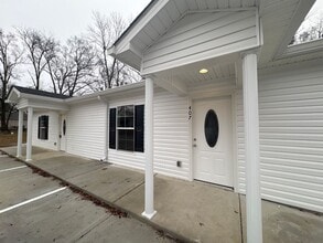 407 W Waggoner St in Tullahoma, TN - Building Photo - Building Photo