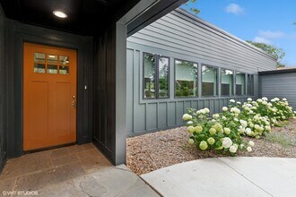 2750 Park Dr in Glenview, IL - Building Photo - Building Photo