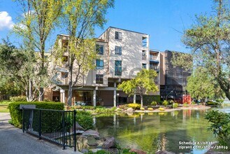 410 N Civic Dr in Walnut Creek, CA - Foto de edificio - Building Photo