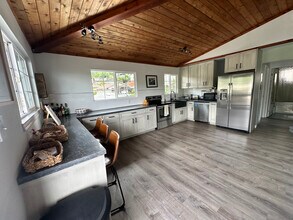 1574 Wailele St, Unit Top Unit in Honolulu, HI - Foto de edificio - Building Photo