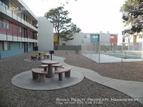 1404 Valencia Dr SE in Albuquerque, NM - Building Photo - Building Photo
