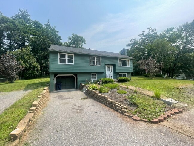 property at 4 Heidi Ln