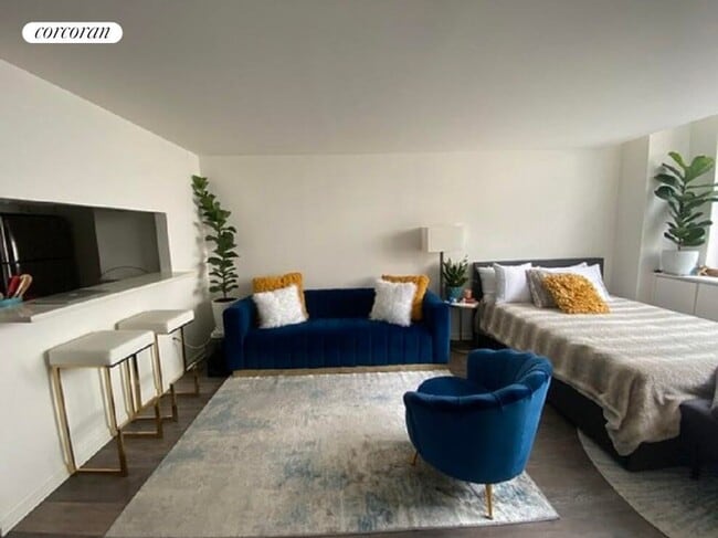 property at 520 W 43rd St
