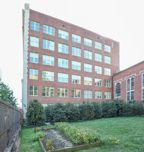 320 Walnut in Philadelphia, PA - Building Photo - Interior Photo