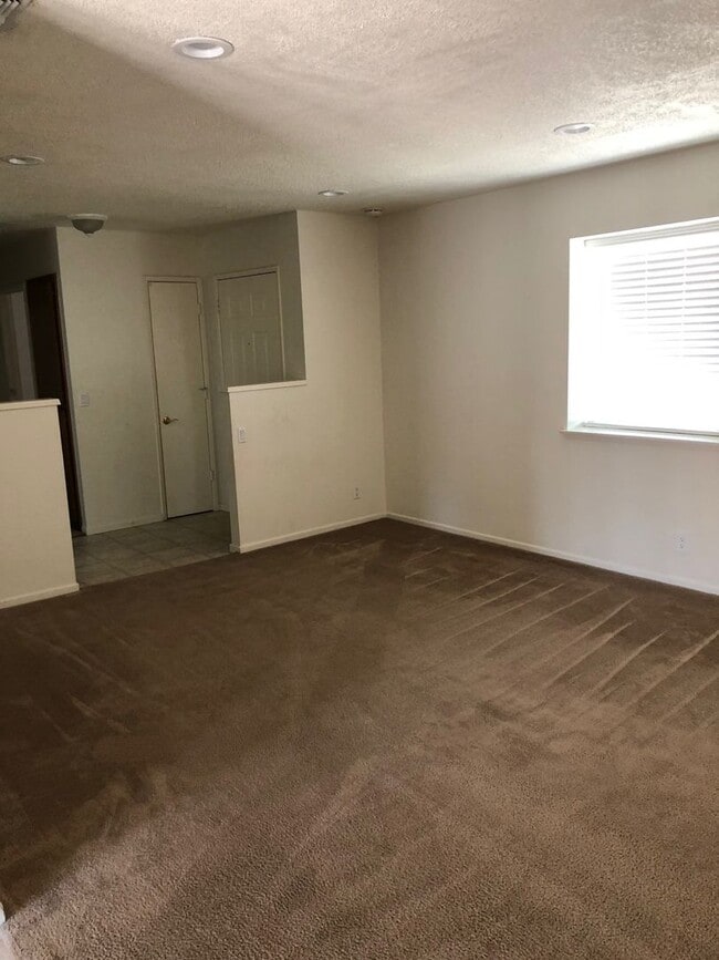 12620 Sholic Rd in Apple Valley, CA - Foto de edificio - Building Photo