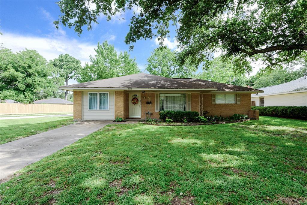 2114 Hewitt Dr in Houston, TX - Building Photo