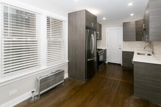 1432 W Farragut Ave in Chicago, IL - Building Photo - Building Photo