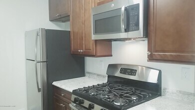 71 Azalea Cir in Jackson Township, NJ - Building Photo - Building Photo