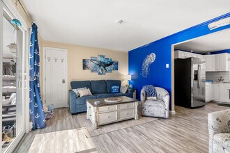 8 Duston Ave in Hampton, NH - Building Photo - Building Photo