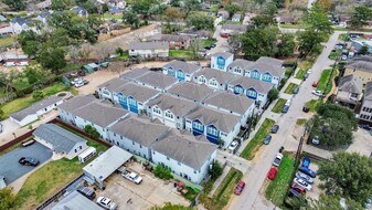 9448 Kerrwood Ln in Houston, TX - Building Photo