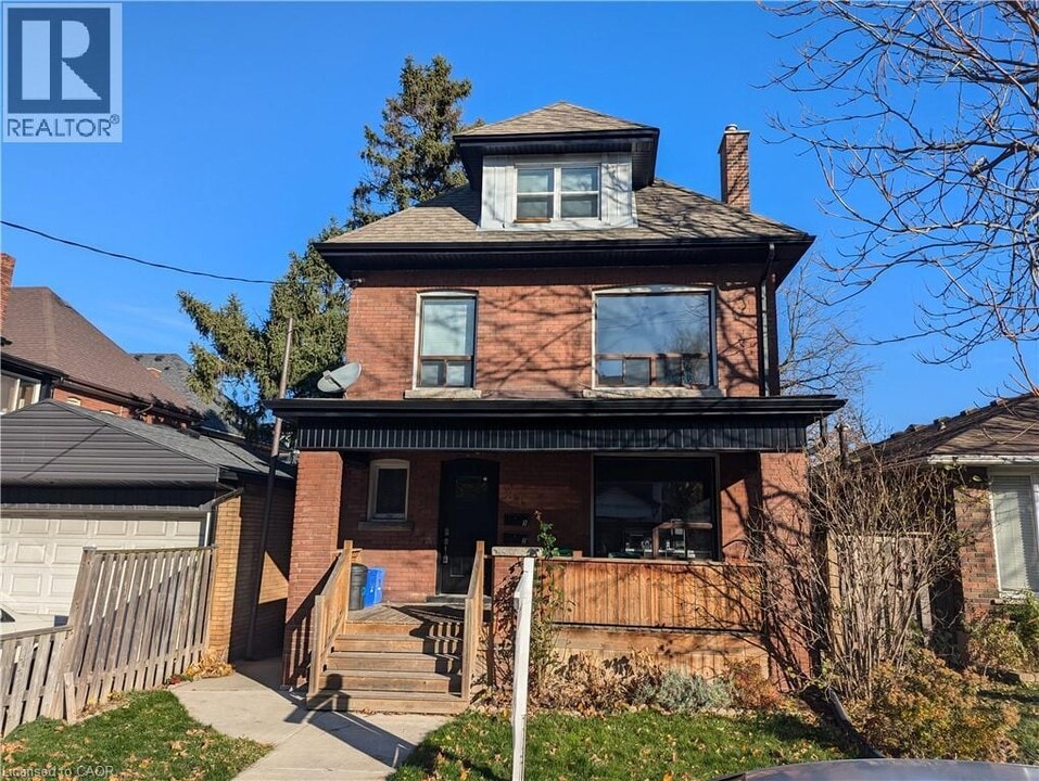 81 Dunsmure Rd in Hamilton, ON - Building Photo