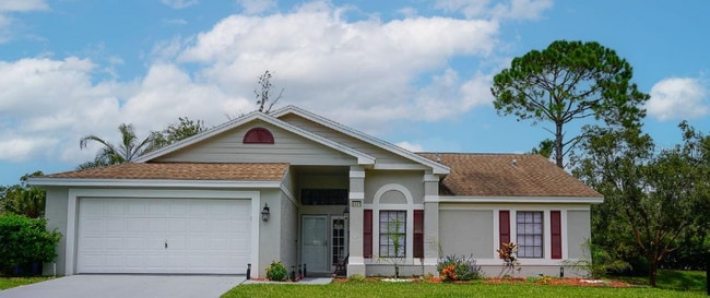 8141 Golf Club Ct in Hudson, FL - Foto de edificio - Building Photo