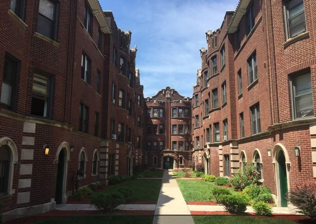 4410 S Drexel Blvd-Unit -4410 - 3W in Chicago, IL - Building Photo