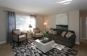 Greenville Place Apartments in Wilmington, DE - Building Photo - Interior Photo
