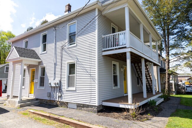 62 Lincoln Ave in Torrington, CT - Building Photo - Building Photo