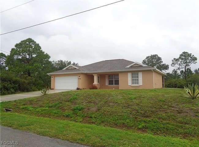 3204 31st St W in Lehigh Acres, FL - Building Photo - Building Photo