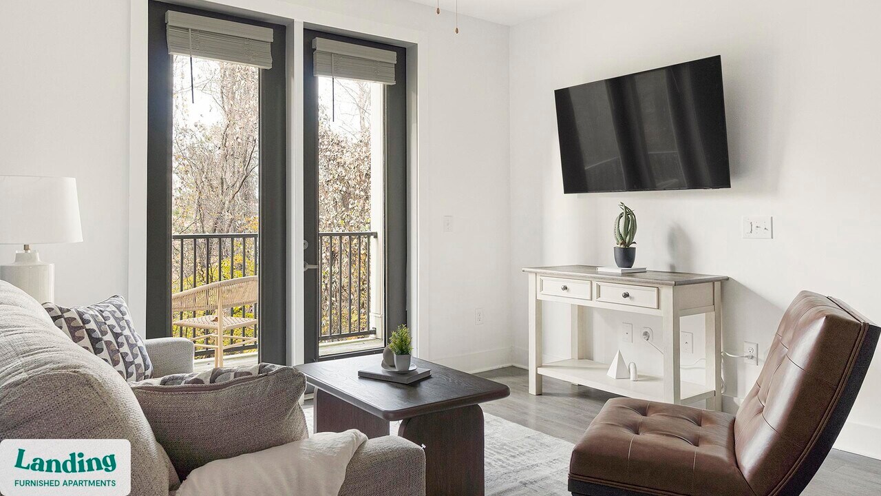 44 Braves Ave in Lawrenceville, GA - Building Photo