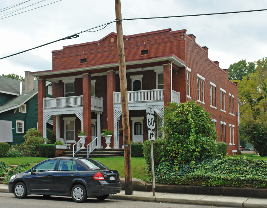 2313 Washington St E in Charleston, WV - Building Photo