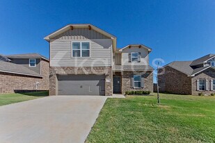 712 St James Pl in Newcastle, OK - Building Photo