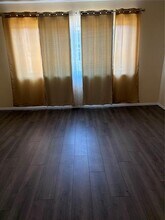 10650 Steppington Dr in Dallas, TX - Foto de edificio - Building Photo