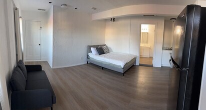 207 Arnett Dr, Unit Studio in Euless, TX - Building Photo - Building Photo