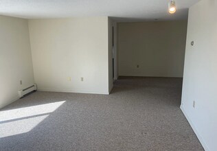 824 State St, Unit 6 in Bangor, ME - Building Photo - Building Photo