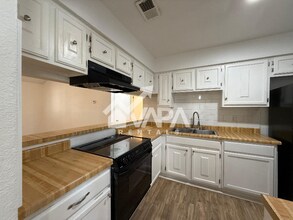 6507 Ridge Peak Dr in San Antonio, TX - Building Photo - Building Photo