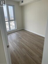 35 Watergarden Dr in Mississauga, ON - Building Photo - Building Photo