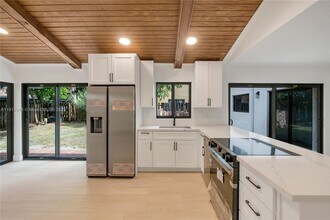 7151 NW 45th Ct in Lauderhill, FL - Building Photo - Building Photo