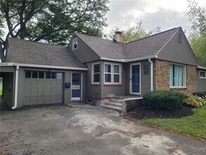 408 Exeter St in East Syracuse, NY - Building Photo - Building Photo