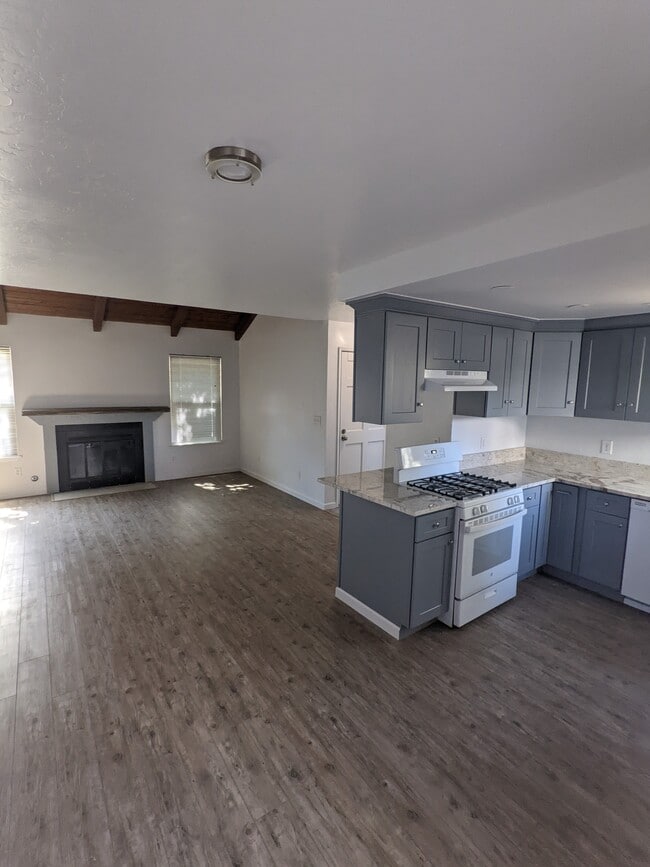 property at 1118 S Edison St