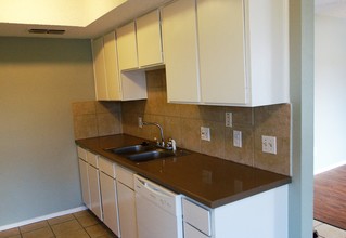 Pecan Creek Apartments in Austin, TX - Building Photo - Building Photo