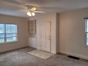 530 W 10th St N in Newton, IA - Building Photo - Building Photo