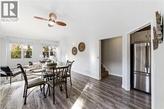 4199 Longmoor Dr in Burlington, ON - Building Photo - Building Photo