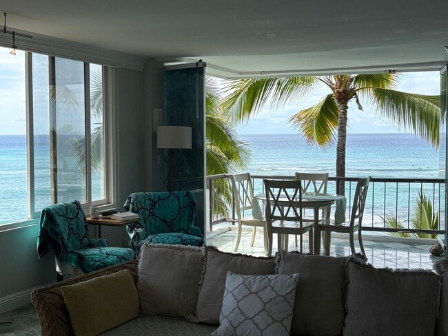 property at 2943 Kalakaua Ave