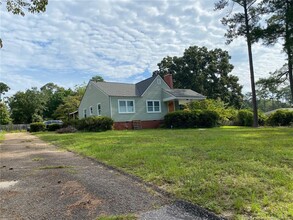 413 Early St in Fayetteville, NC - Foto de edificio - Building Photo