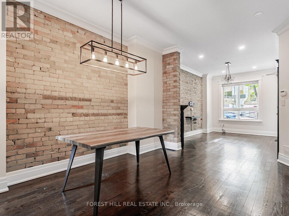 37 Granby St in Toronto, ON - Building Photo