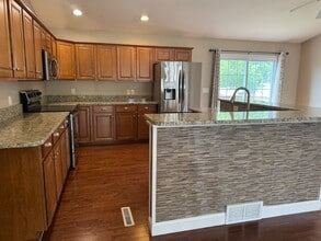 3 Hidden Valley Cir in Davenport, IA - Building Photo - Building Photo