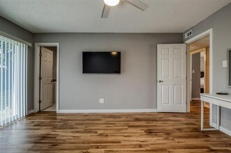 12133 Cromwell Dr in Dallas, TX - Building Photo - Building Photo