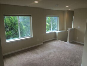 14015 34th Dr SE in Mill Creek, WA - Foto de edificio - Building Photo