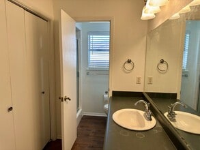 328 E Johnson St in Hewitt, TX - Building Photo - Building Photo