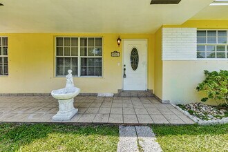 9941 NW 27th St in Doral, FL - Building Photo - Building Photo