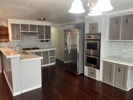 4411 W Cedar Bayou Lynchburg Rd in Baytown, TX - Building Photo