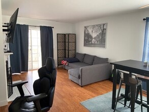 20 Janet Cir, Unit 20k in Bridgeport, CT - Foto de edificio - Building Photo