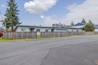 5819 77th St W in Lakewood, WA - Building Photo - Building Photo