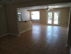 511 Solar Dr in San Antonio, TX - Building Photo - Building Photo