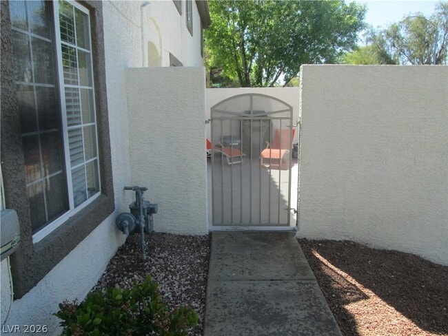 221 Luninborg St in Henderson, NV - Building Photo - Building Photo