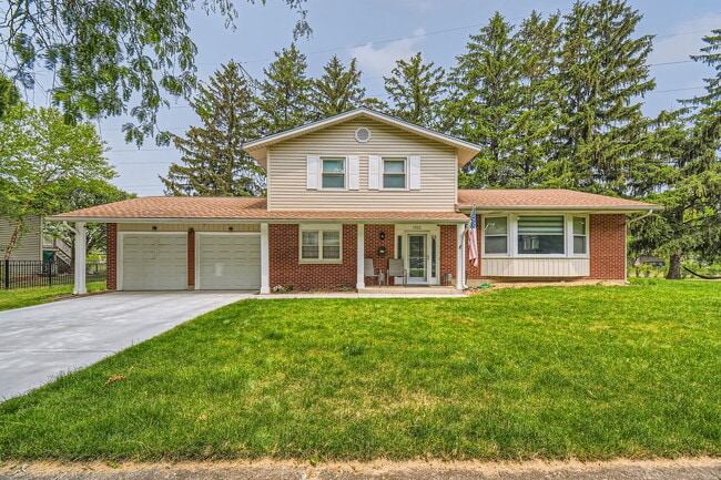 property at 1322 E Thurston Dr